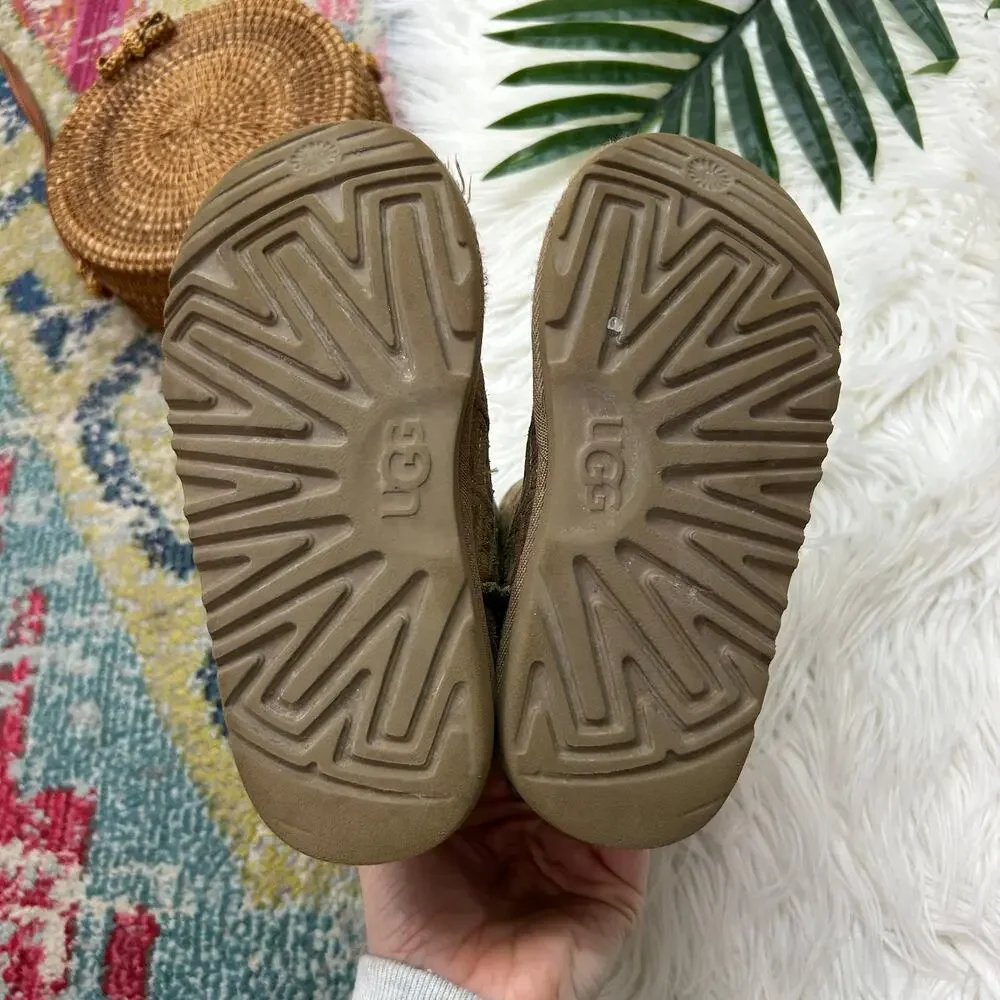 UGG some discoloration